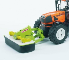 Bruder 02324 Kosiarka przednia Claas Disco 3050 FC Plus oraz ciągnik Renault Atles