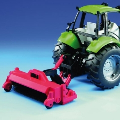 Bruder - 02583 Zamiatarka drogowa doczepiona z tyłu ciągnika