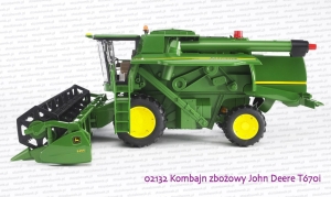 02132 Kombajn zbożowy John Deere T670i - otwarta maska od silnika