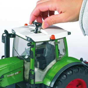 Bruder 03041 Ciągnik rolniczy Fendt 936 Vario z ładowaczem czołowym - skrętne koła przednie