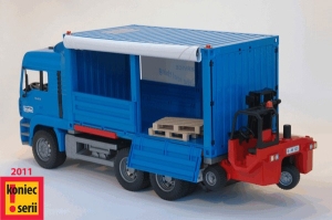 02782 MAN z kontenerem z plandeką + podnośnik (#)