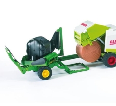 02122 BRUDER Owijarka balotów (zielona) + 2 baloty (czarny + żółty) doczepiona do prasy rolującej Claas - model nr 02121