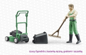 62103 BRUDER Ogrodnik z kosiarką ręczną ze zdjętym koszem, grabiami i szczotką
