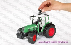 02100 BRUDER Ciągnik rolniczy Fendt 209 S - sposób sterowania kołami