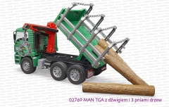 02769 BRUDER MAN TGA z dźwigiem i pniami drzew