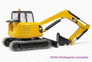 02456 Minikoparka Caterpillar - otwarta klapa od silnika