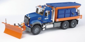 02816 MACK solarka z pługiem śnieżnym