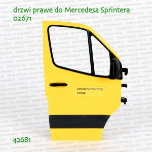 42681 BRUDER Drzwi boczne prawe do Mercedesa Sprintera DHL 02671