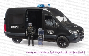 02685 BRUDER Mercedes-Benz Sprinter jednostki specjalnej Policji z policjantem