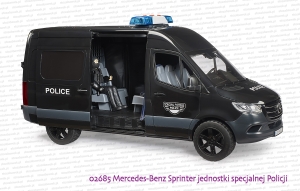 02685 BRUDER Mercedes-Benz Sprinter jednostki specjalnej Policji z policjantem