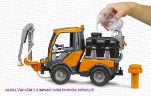 02692 BRUDER VarioCar do nawadniania terenów zielonych - nalewanie wody do zbiornika