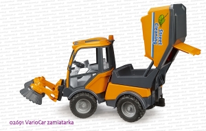 02691 BRUDER VarioCar zamiatarka uliczna - opróżnianie pojemnika
