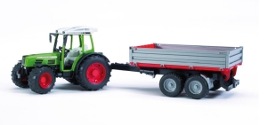 02104 BRUDER Ciągnik rolniczy Fendt 209 S z przyczepą