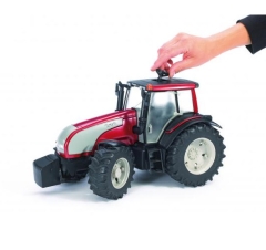 Bruder 03070 - ciągnik rolniczy Valtra T 191 - sterowanie kołami przednimi