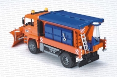 Bruder 02767 MAN solarka z pługiem śnieżnym