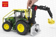 Bruder 03053 - ciągnik rolniczy John Deere 7930 do prac leśnych