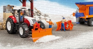 Bruder - 02581 Pług lemiesz do spychania oraz 03090 ciągnik Steyr i figurki 