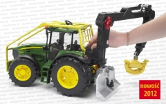 Bruder 03053 - ciągnik rolniczy John Deere 7930 do prac leśnych