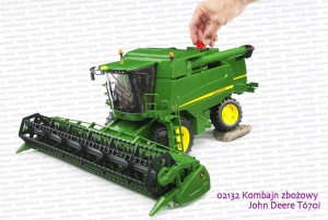 02132 Kombajn zbożowy John Deere T670i - sterowanie kołami poprzez pokrętło na górze kombajnu