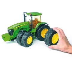 Bruder - 03314 Komplet kół do ciągników John Deere serii 3000 - żółte